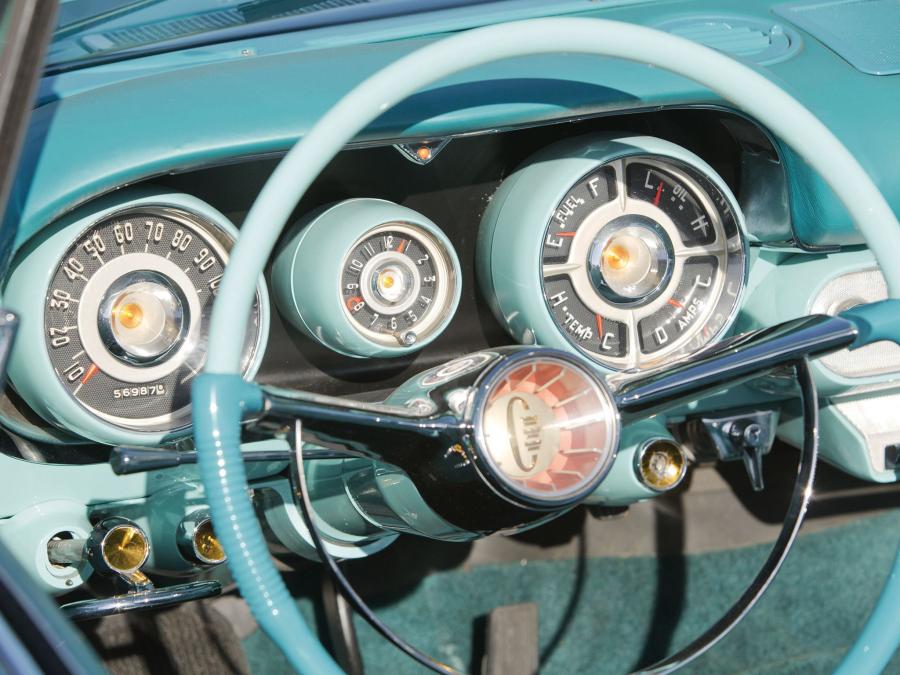  Chrysler New Yorker Convertible 1957 года  (фото 7 из 10)